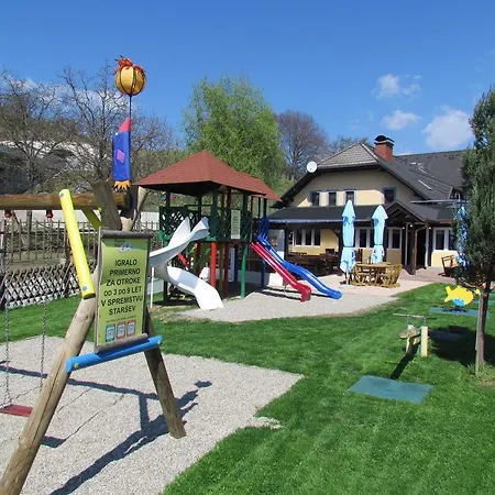 بيت ضيافة Crni Baron Black Baron 3*