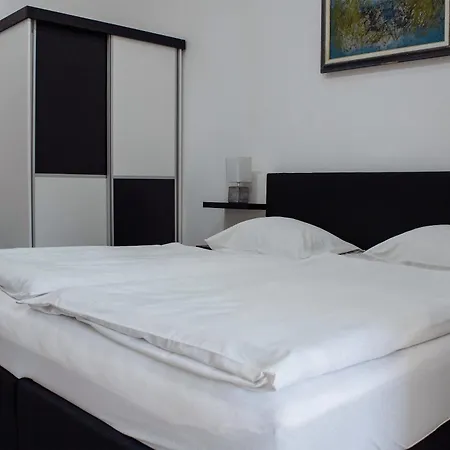 Crni Baron Black Baron Pensjonat 3*