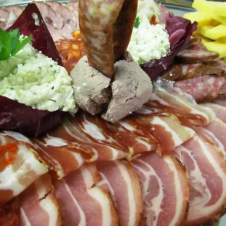 Crni Baron Black Baron Guest house Maribor