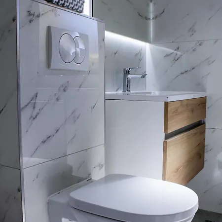 Crni Baron Black Baron 3* Maribor