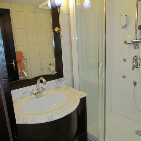 Guest house Crni Baron Black Baron 3*