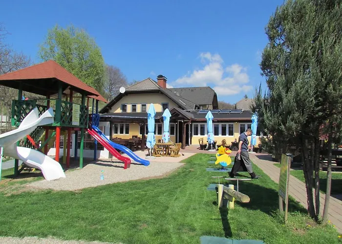 Konukevi Crni Baron Black Baron Maribor