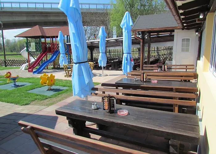 Konukevi Crni Baron Black Baron