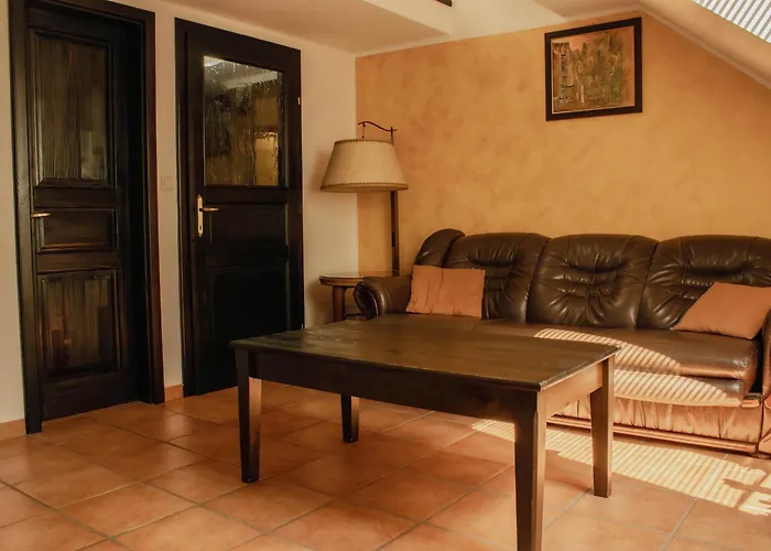 Konukevi Crni Baron Black Baron Maribor